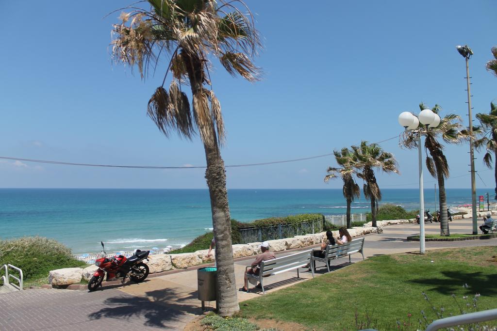 Haatzmaut Bat Yam Beach Экстерьер фото