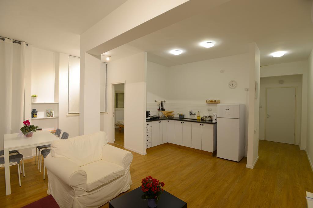 Haatzmaut Bat Yam Beach Номер фото